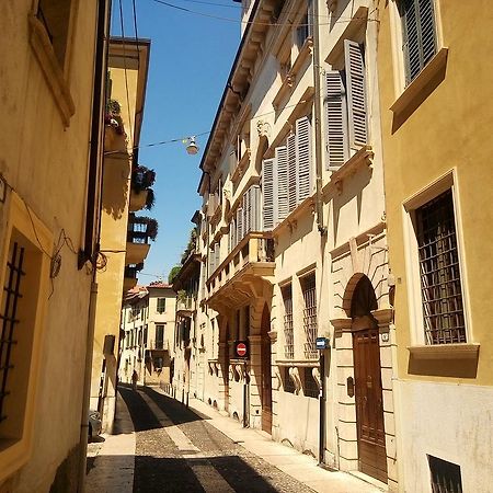 Palazzo Camozzini Apartments Верона Экстерьер фото